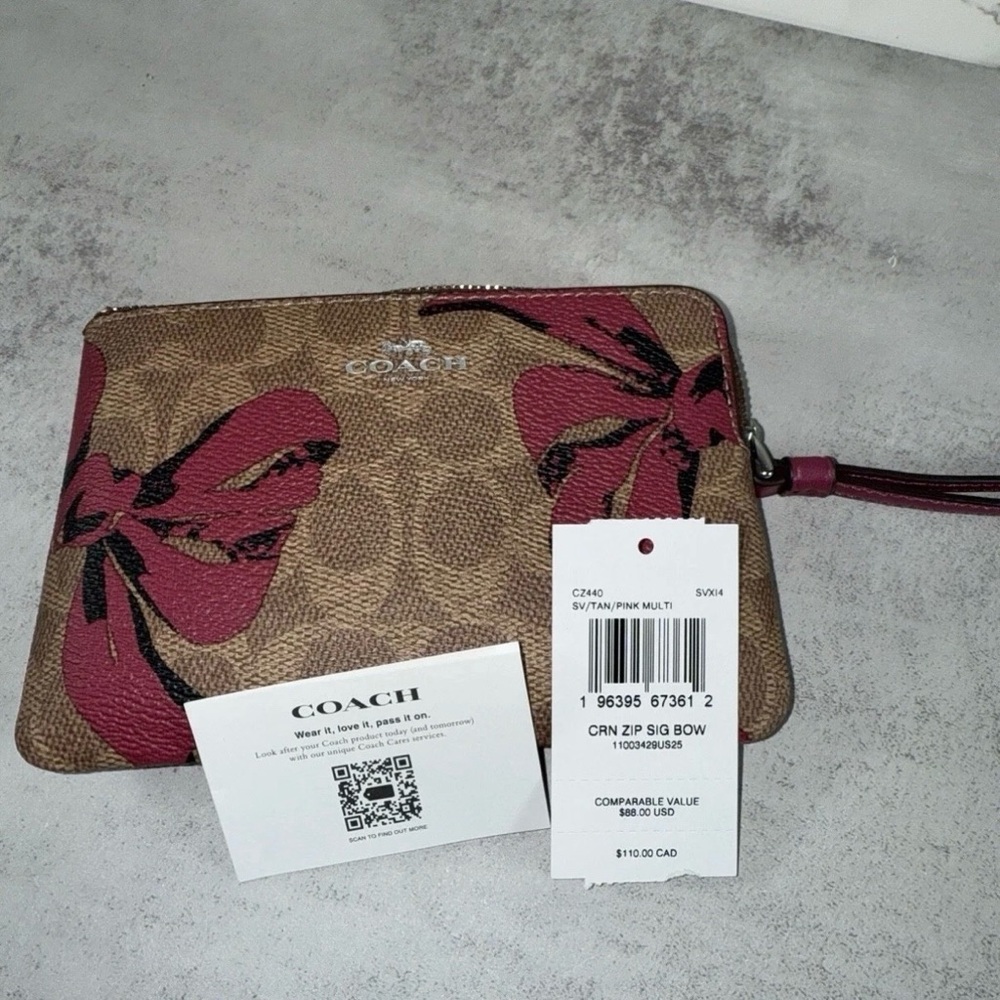 ❤️ Coach Corner Zip Wristlet - CZ440 Tan Printed Coated Canvas w/Pink Bows NWT - Picture 5 of 6